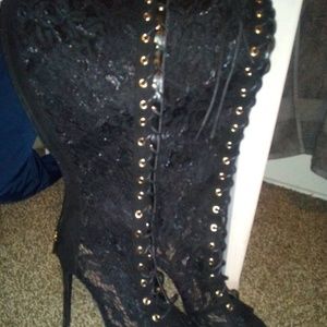 Sexy lace boots